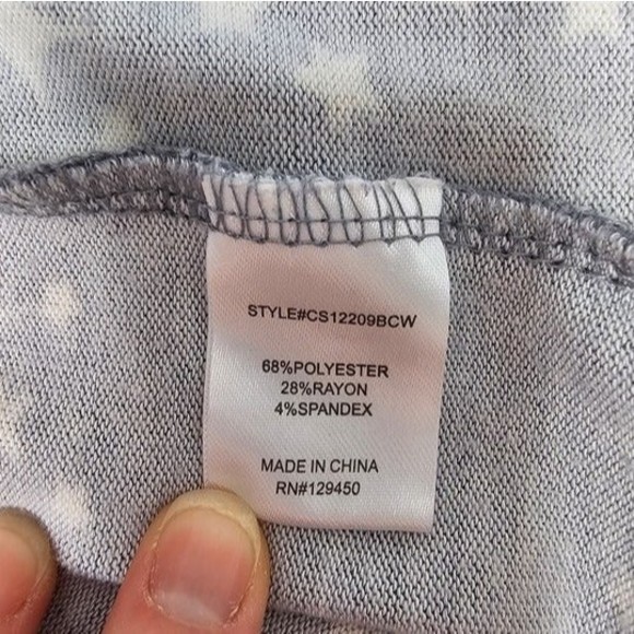 COMO Blu Women Grey and White Star print Cutout Sleeve Banded Waist Top, Size 2X - Picture 6 of 8